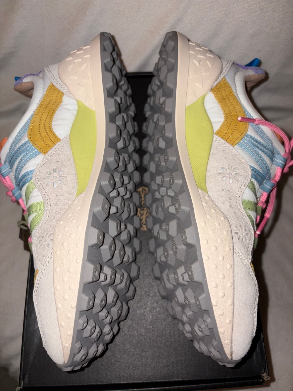NWT Flower Mountain Washi Sneakers in Beige/White/Multi - Picture 15 of 16